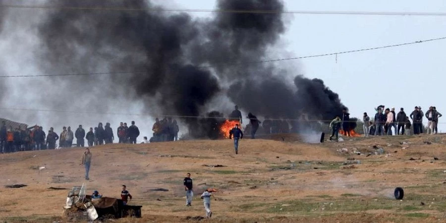 Τρεις Παλαιστίνιοι νεκροί από ισραηλινά πυρά στις διαδηλώσεις στη Γάζα